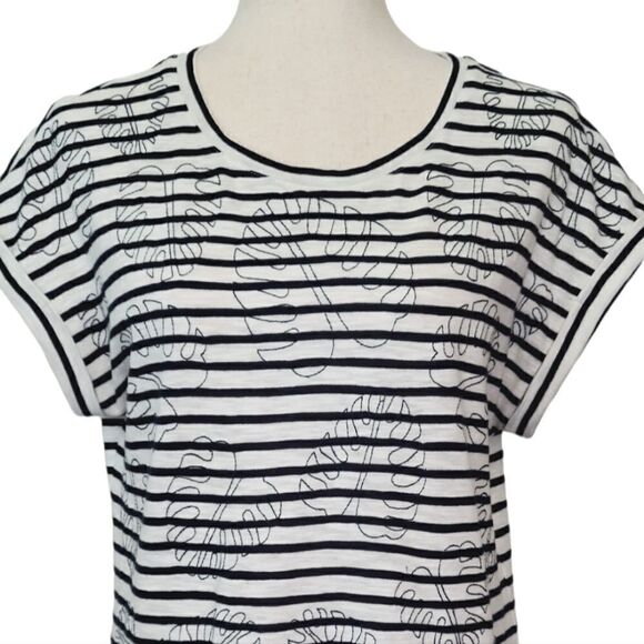 Skies Are Blue Navy Blue & White Stripe Leaf Embroidery Rolled Sleeve Top Size M - Picture 4 of 8